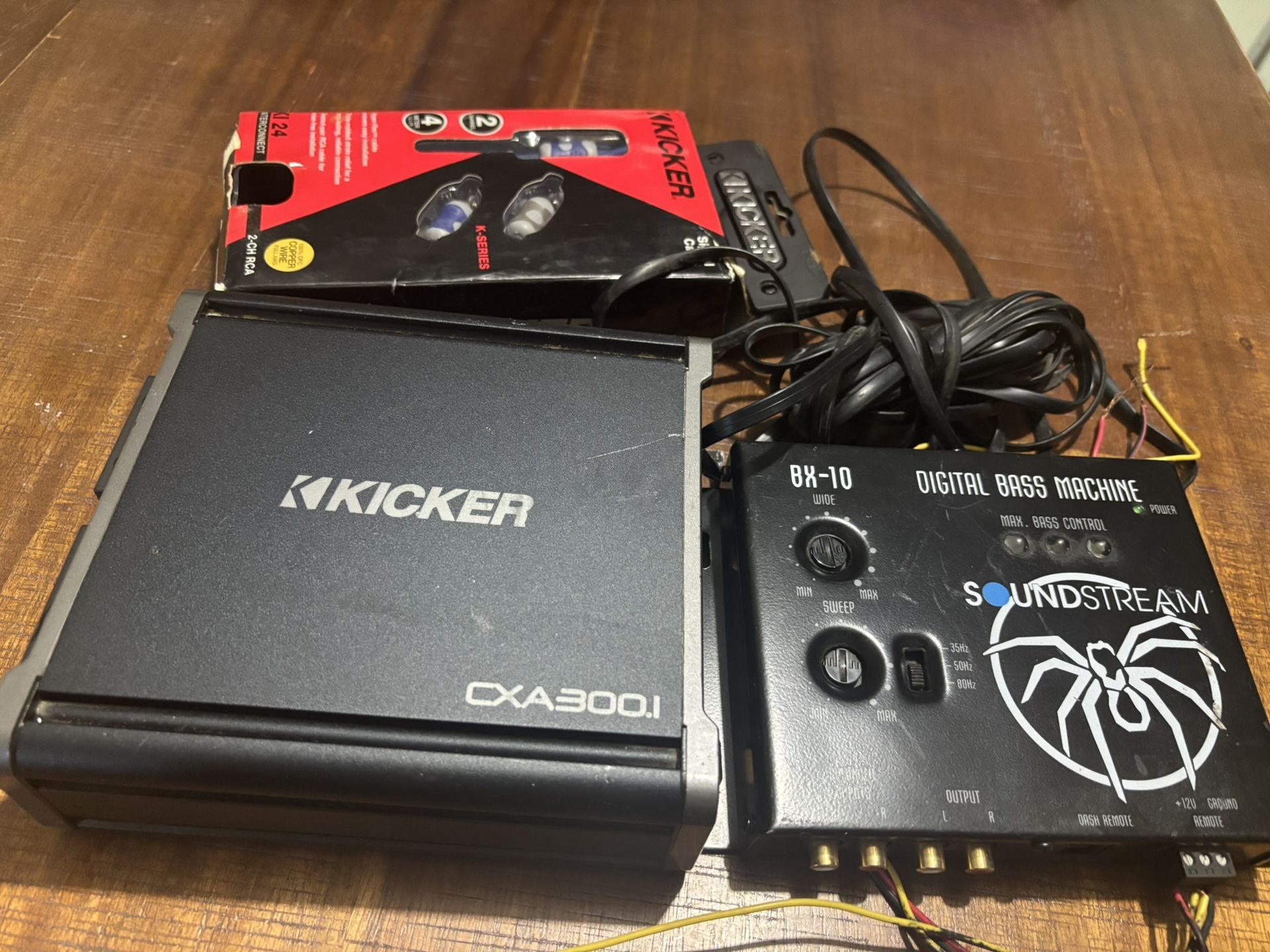 Kiker CxA300.1 Amplificador