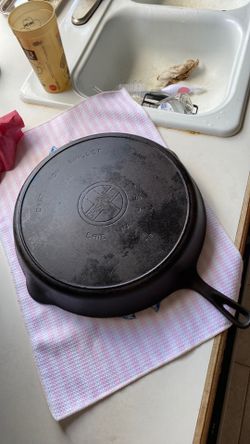 Griswold number 14 cast iron skillet
