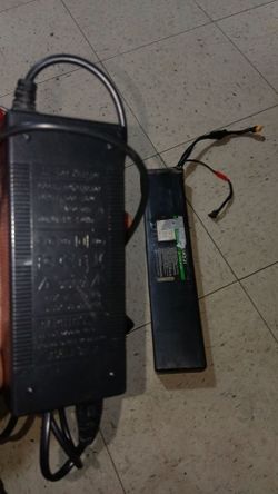 36v E-Scooter Lithium Battery Used but in Great Working Condition Will Test Upon Purchase Asking $70 Firm on Price