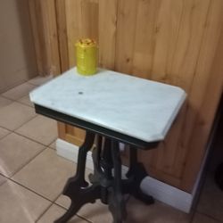 3piece Set 2 End Tables And A Coffee Table 