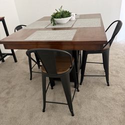 Dining Table + 4 Chairs