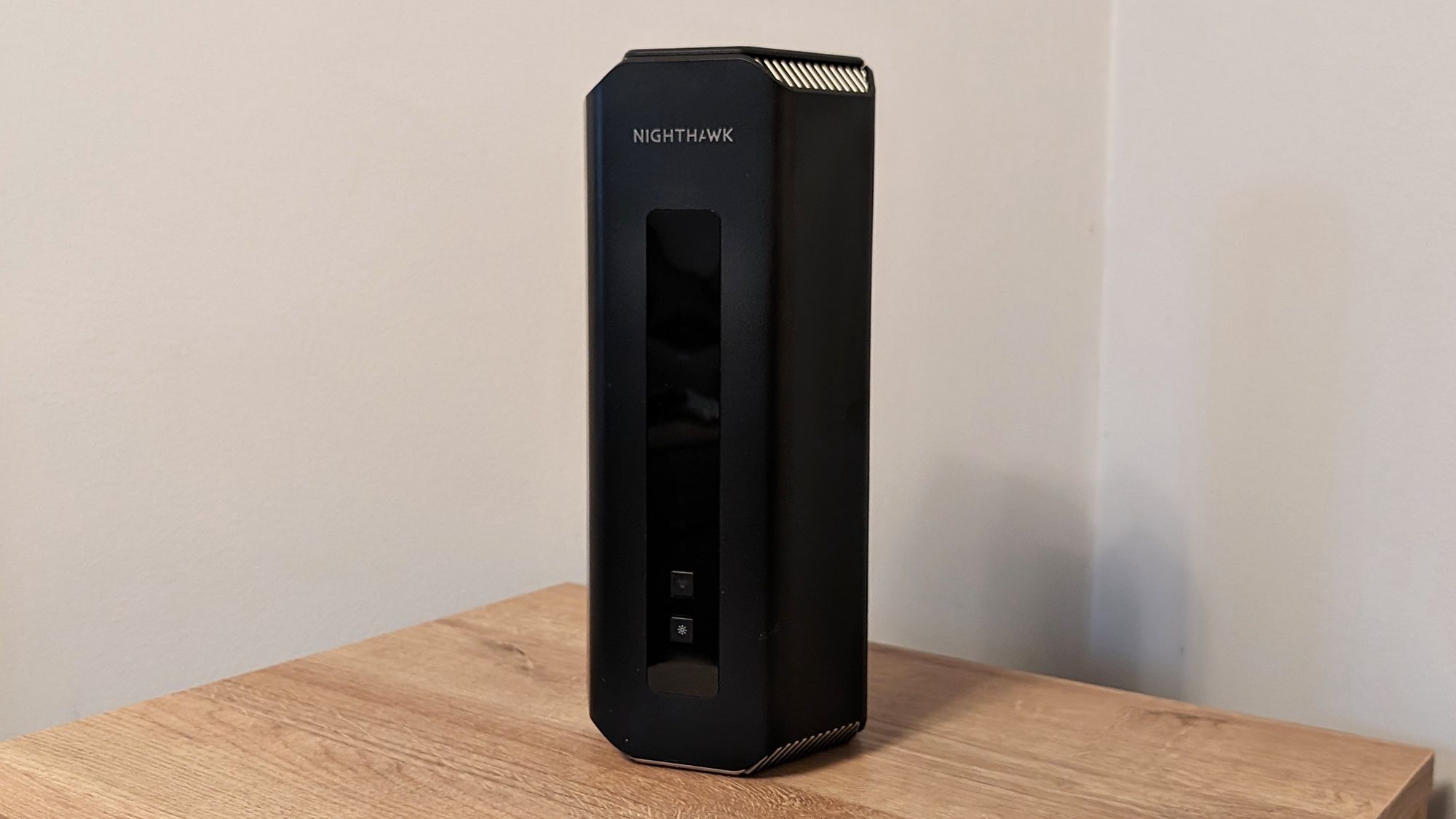 Less Than half price! like new! Netgear Nighthawk RS700s WiFi 7 19000 Triband Wireless router