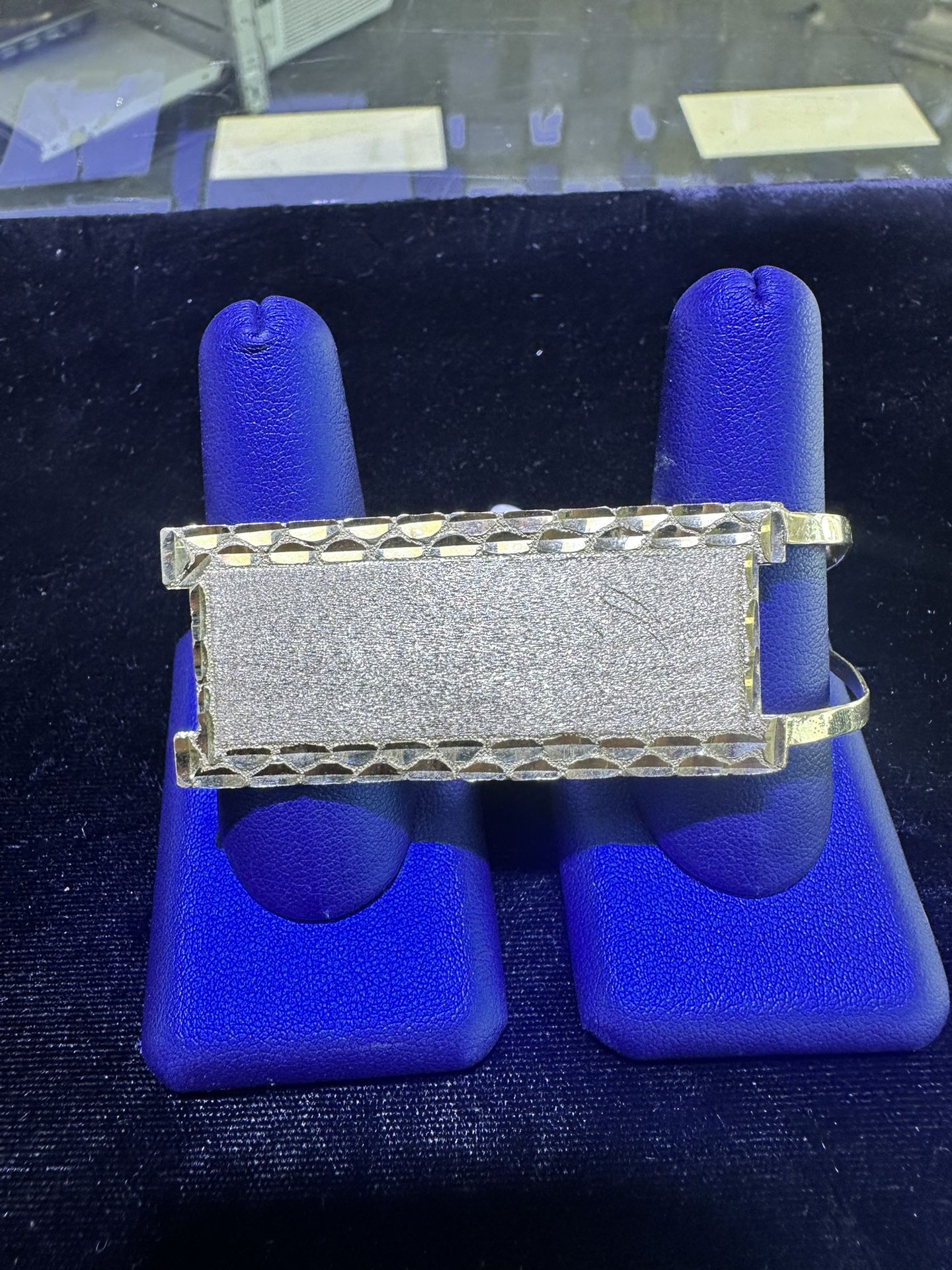 10kt 3 Finger Plate Ring.