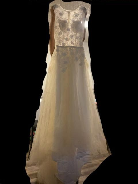 Wedding dress with long tail NEW