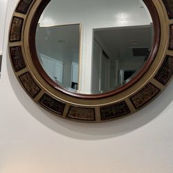 Gorgeous round mirror