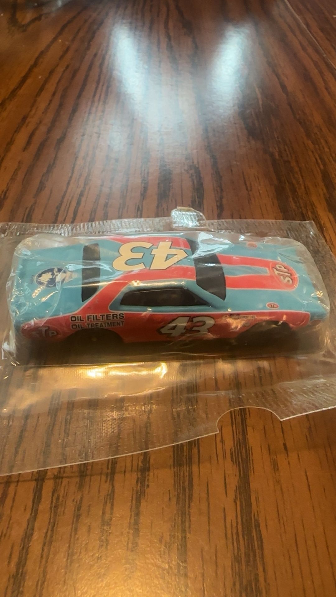 Hot Wheels #43 “Salute to Petty” – Die-Cast Collectible