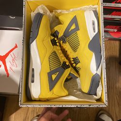 Air Jordan 4 Lighting Size 9