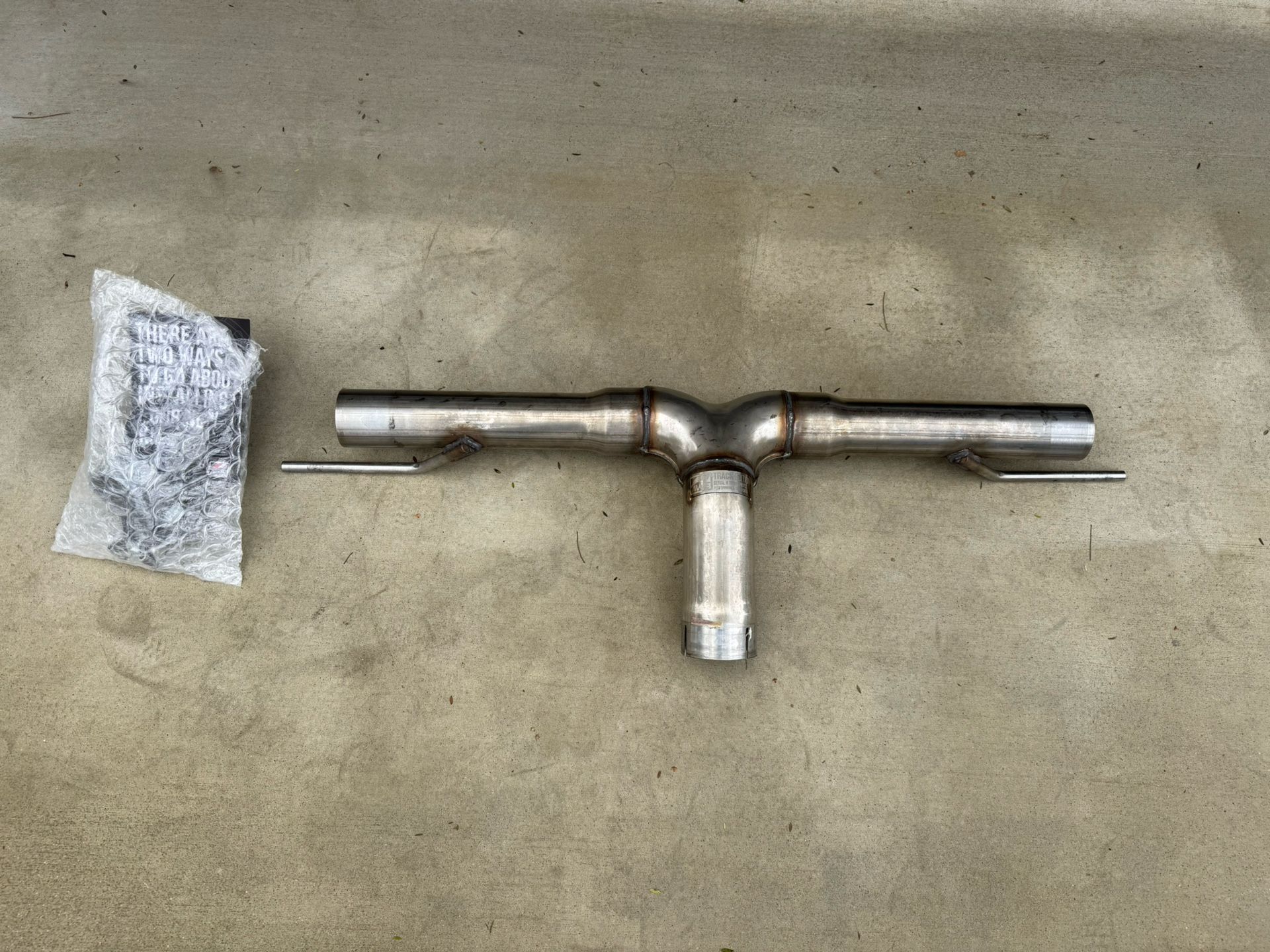 VW GOLF AWE Track Exhaust