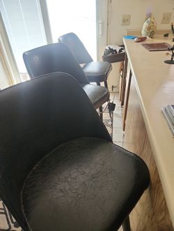 3 Bar Stools
