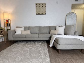 Living Spaces Sectional Sofa Light Gray