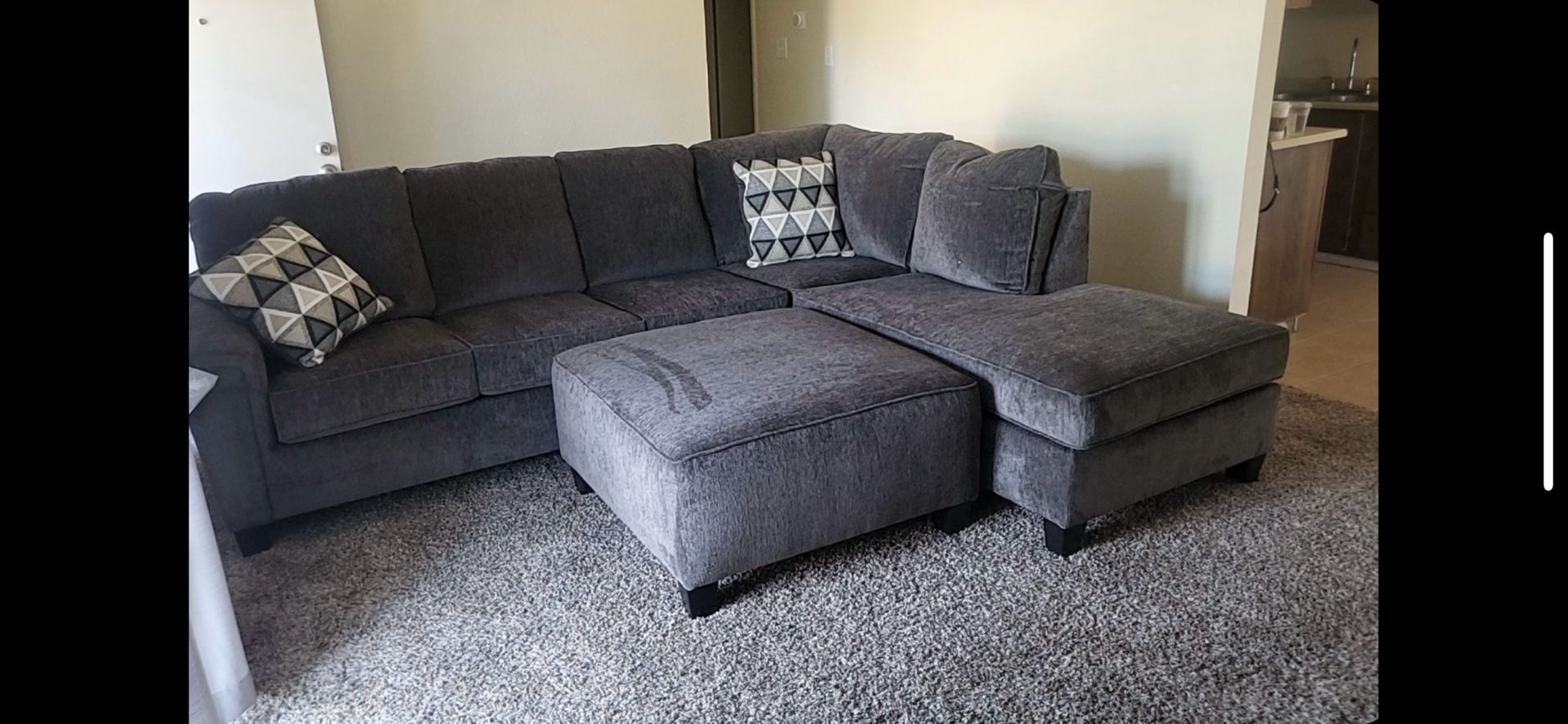 Sectional Couch With Ottoman
