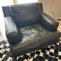  Sectional Sofa + Chair ( Learher)