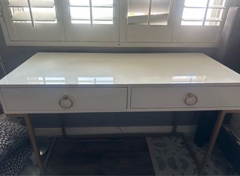 Vanity desk
