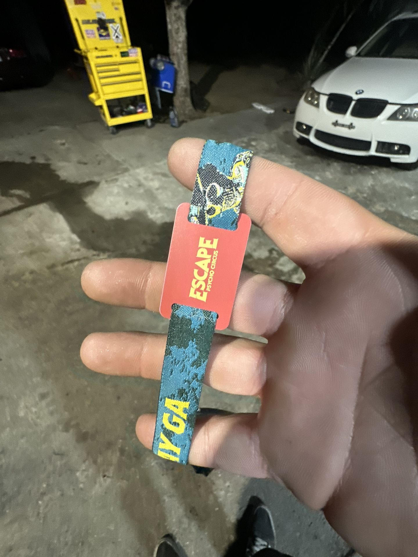 ESCAPE HALLOWEEN TICKET