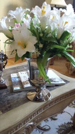 Vase with silk flowers