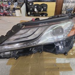 2018 - 2022  Toyota camry left headlight