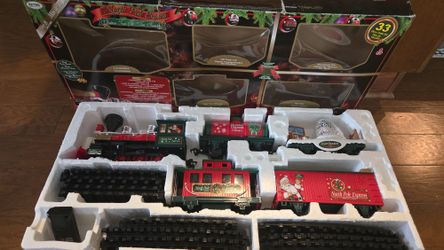 North Pole Express Christmas Train Set
Battery powered, lights & sounds, remote control 