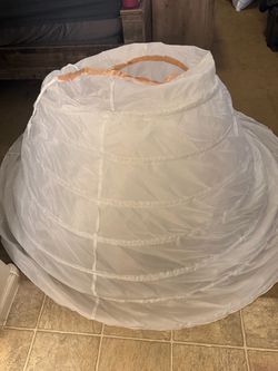 Like New White Hoop Petticoat / Crinoline – Worn Once