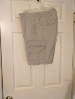 NEW Mens Dockers cargo shorts size 32
