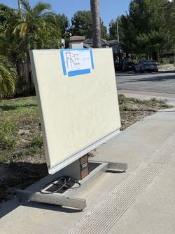 Motorized 4’x5’ drawing table (working)