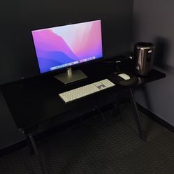 Apple Mac Pro (Late 2013) – Xeon E5 / 8GB RAM / FirePro D500 3GB + 1TB SSD + Magic Keyboard & Mouse