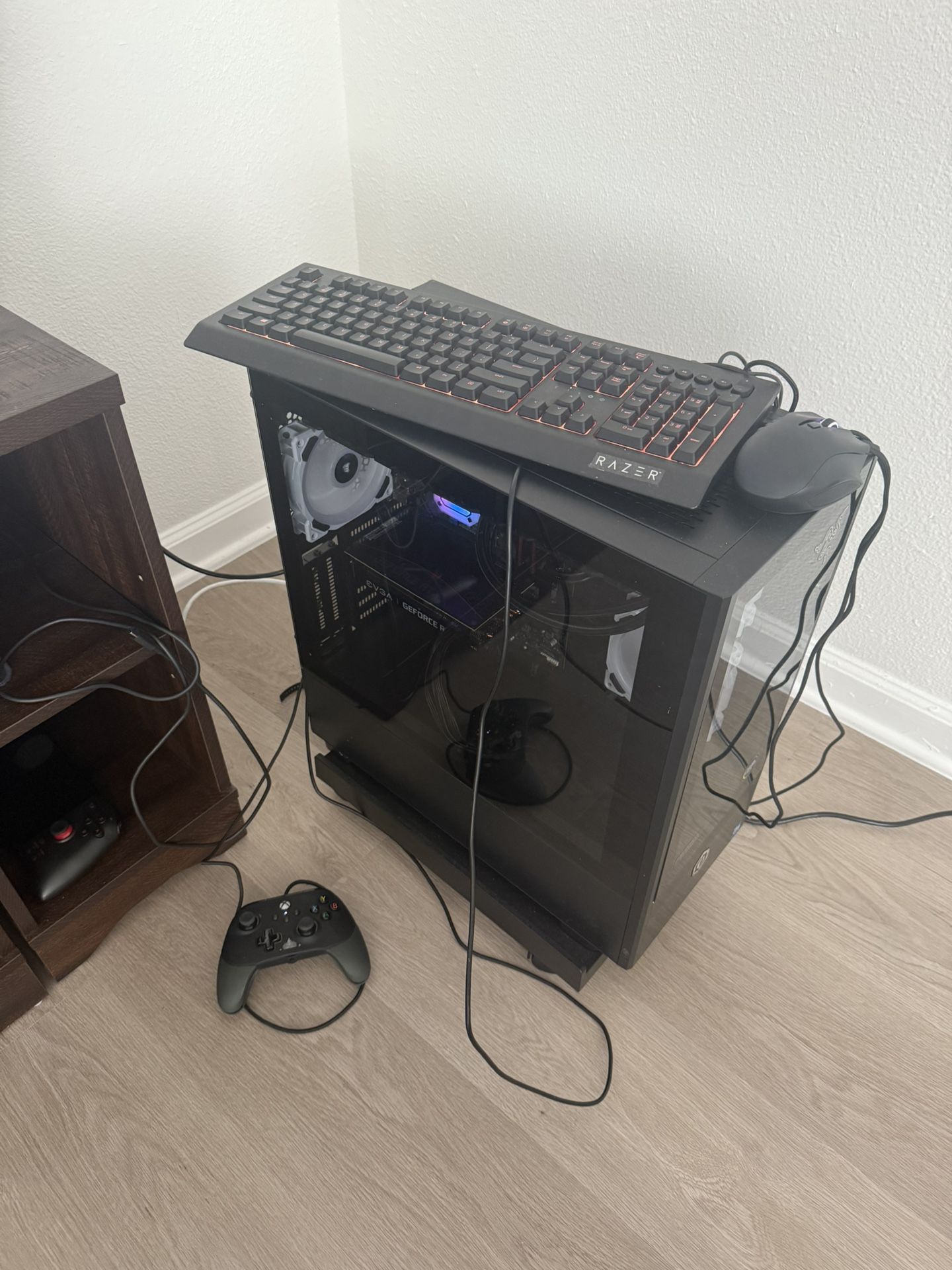 Gaming Computer w/ accessories 