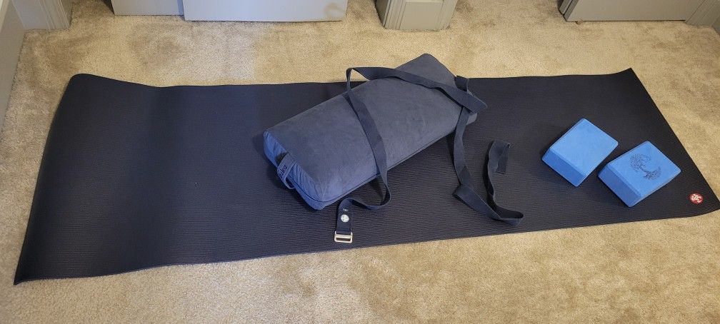 Yoga Mat And Bolster