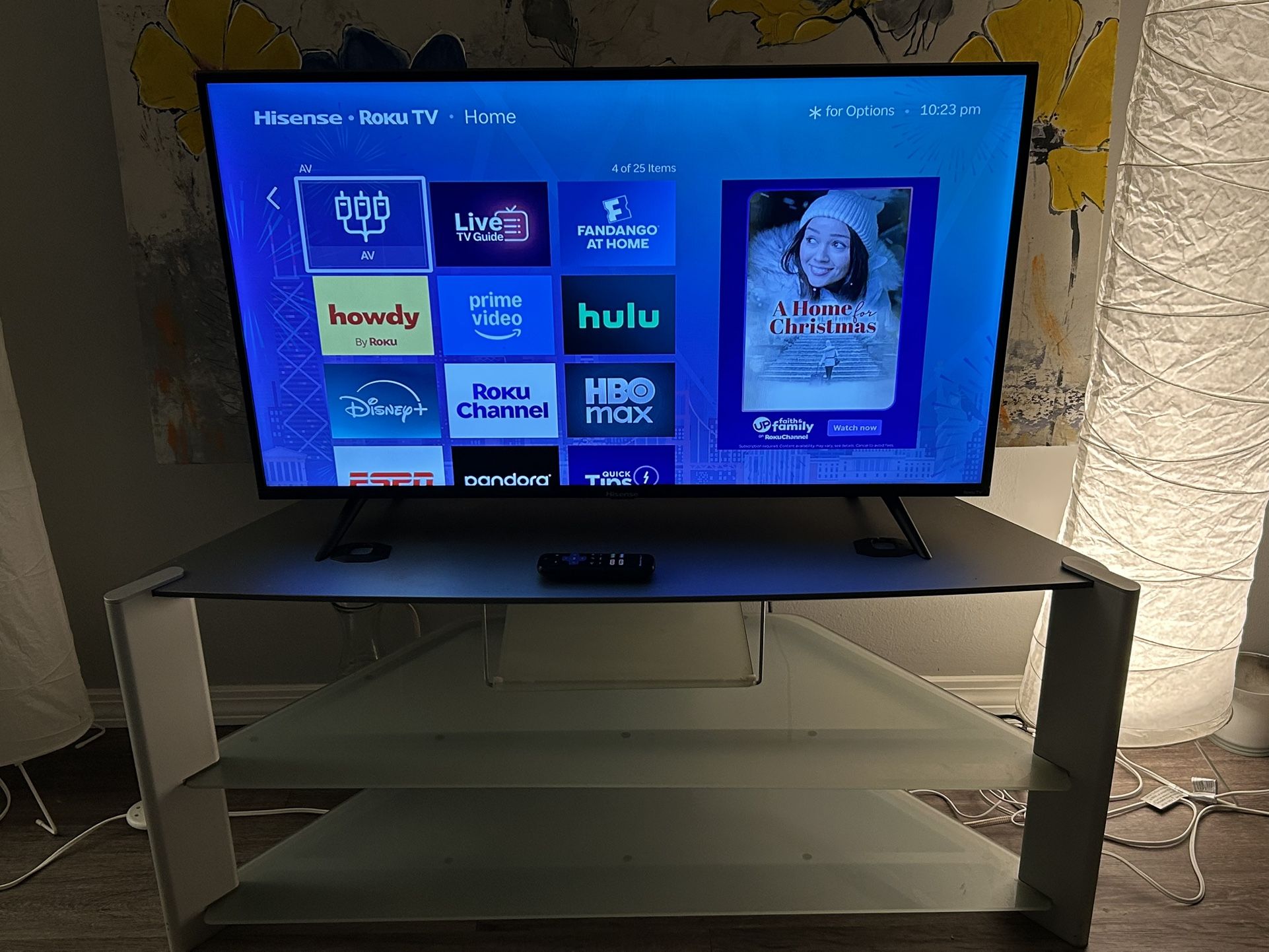 43” Roku Smart TV/TV Stand