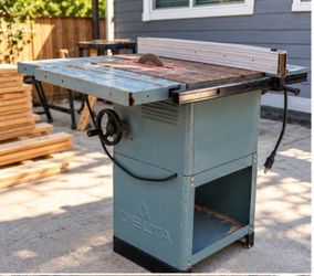 Delta Heavy-Duty Table Saw – Cast Iron Top – Woodworking Equipment
