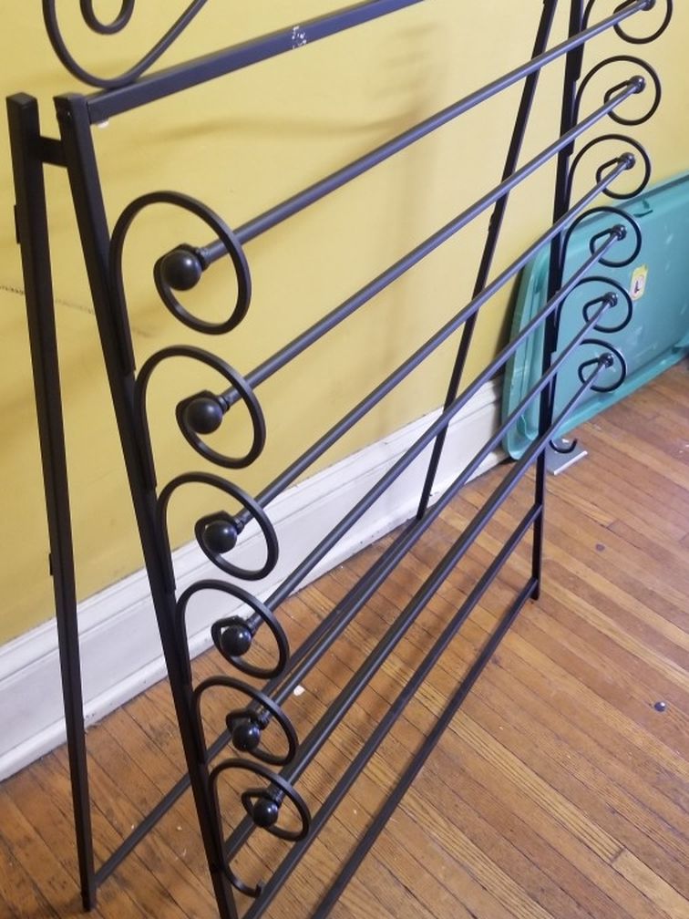 Blanket rack