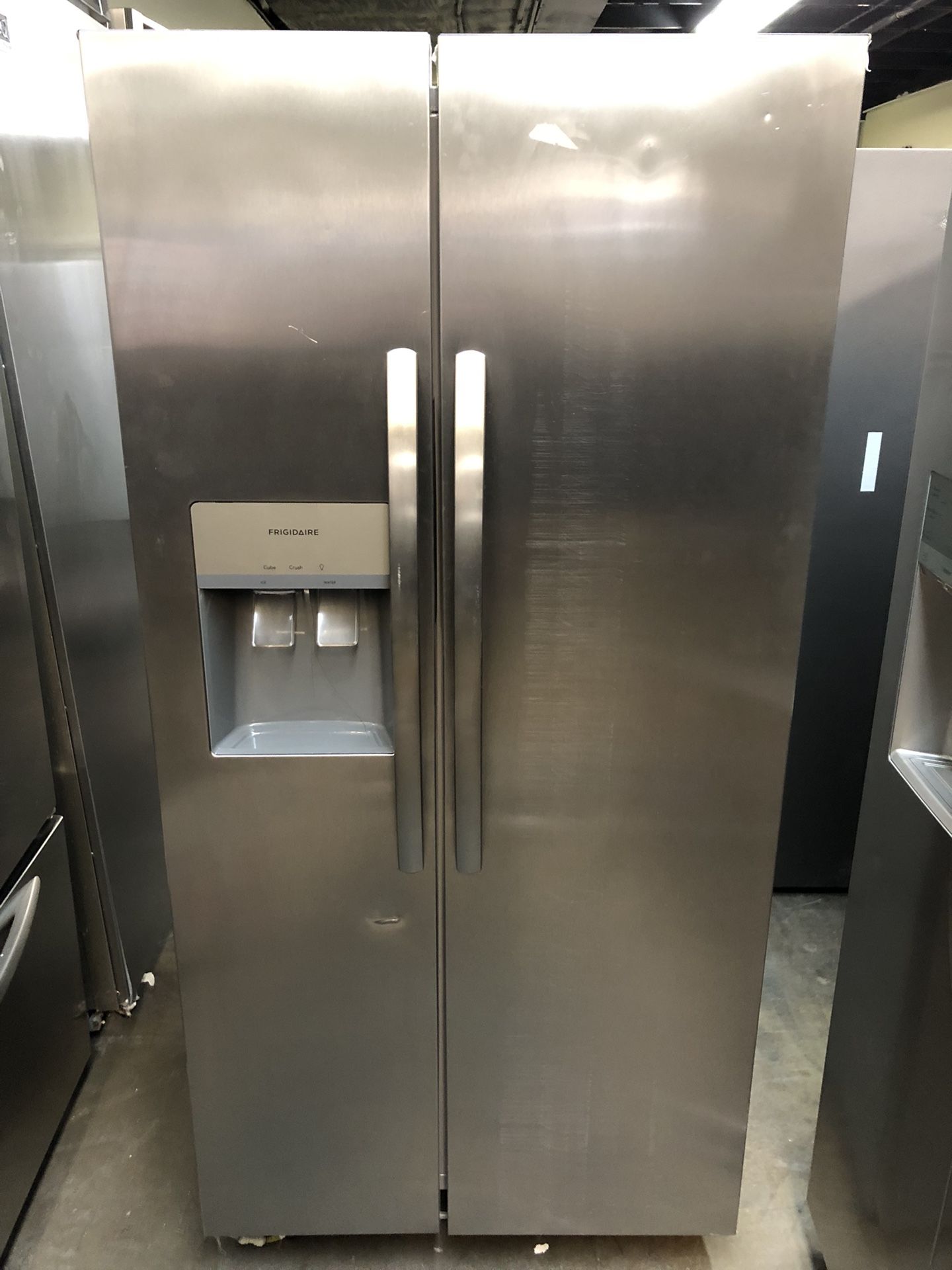 Frigidaire 33” Stainless Steel Side By Side Refrigerator