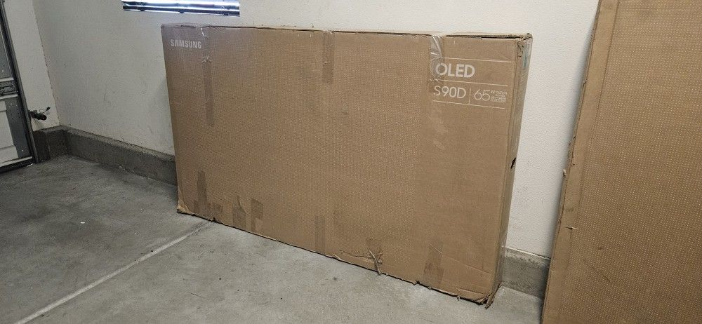 65 Inch OLED S90D Samsung Smart TV 4K UHD with 144 Hz refresh rate New In the box. 2025 Model.
