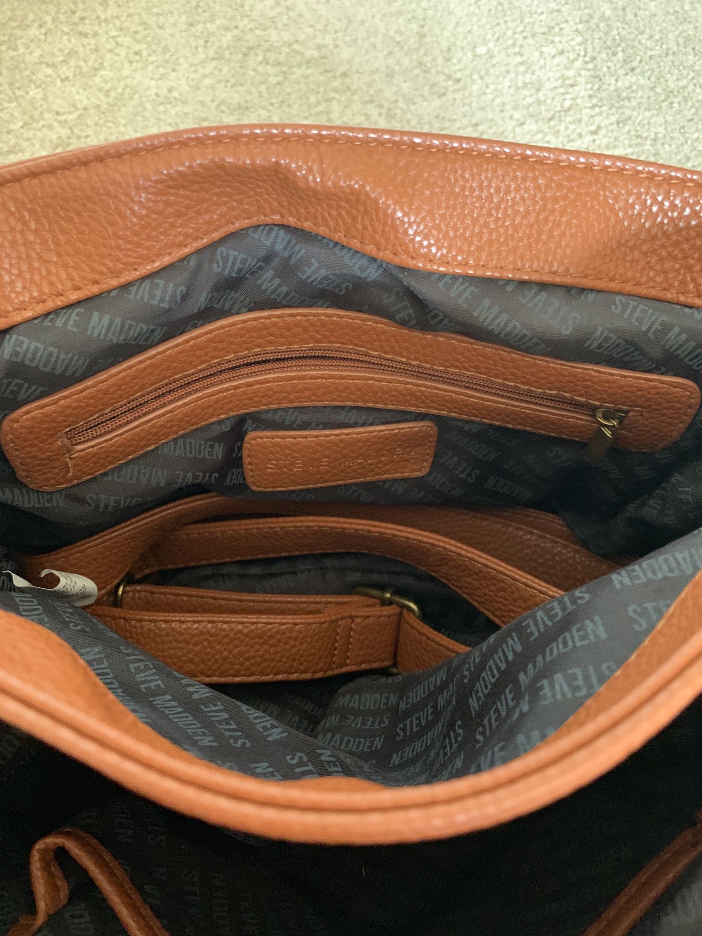 Steve Madden Handbag: messenger style, With Strap