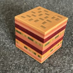 The McDonald's Minecraft Big Mac Burger toy i Big Mac  
