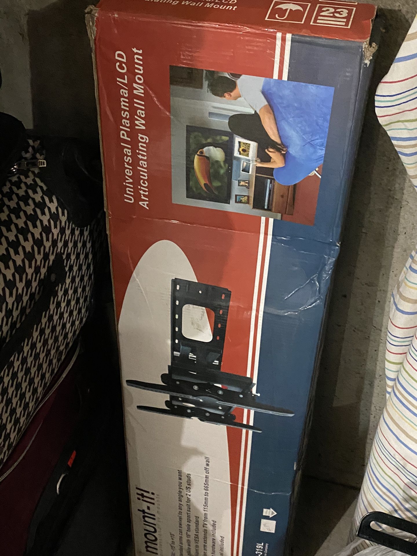 TV Mounter