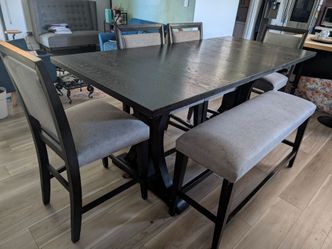 Dinning table w Chairs and Bench