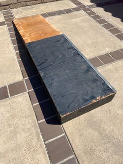 Skate Ledge + Kicker Ramp
