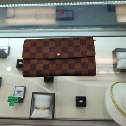 Louis Vuitton Wallet for Sale in Houston, TX - OfferUp