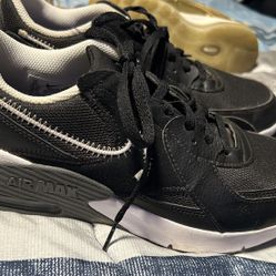 Size 6 Men’s Air Max Tennis Shoes