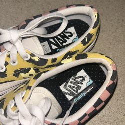 NEW VANS YOUTH 4.5 Women’s Size 6