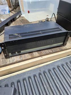 QSC 1400 stereo  power amplifier