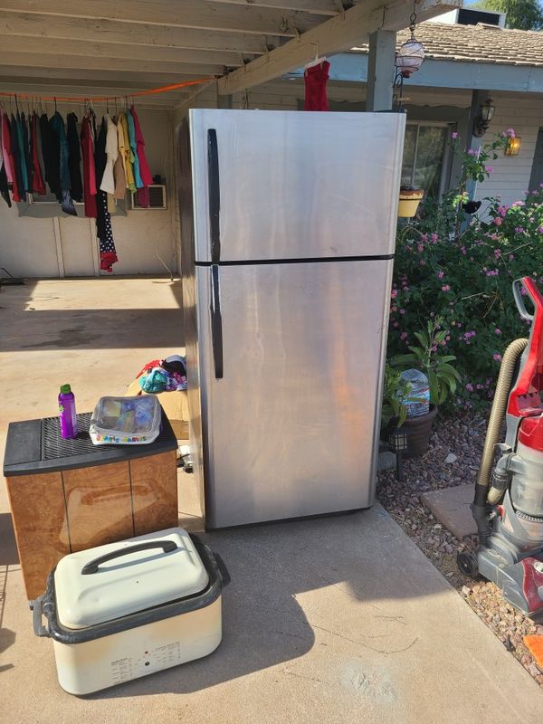 Refrigerator works great. for Sale in Phoenix, AZ OfferUp