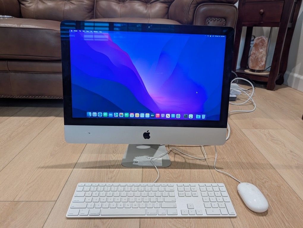 Apple iMac 21.5 Inch 1 tB Storage BLK Friday Special