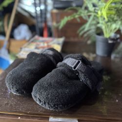 UGG Slippers Size 11 $40