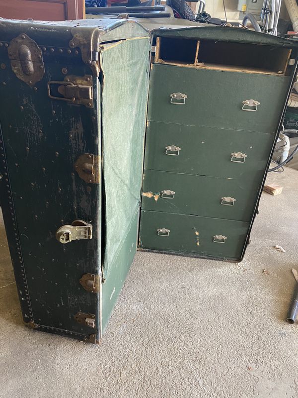 Old steamer trunk for Sale in Round Lake Heights, IL - OfferUp