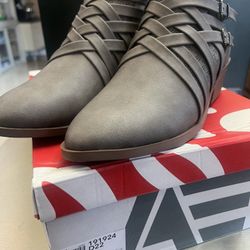 American Eagle June Grey Boots Size 8 1/5