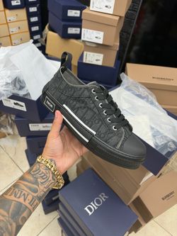 Black diors