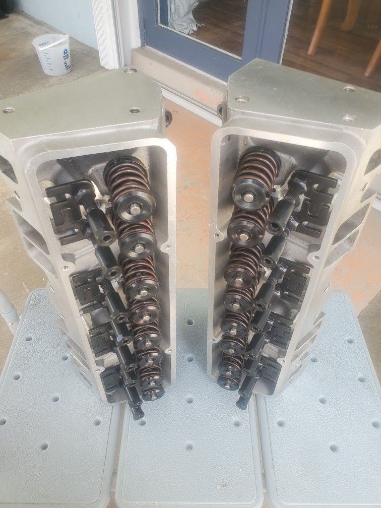 Small Block Chevy Heads (Aluminum 64cc 220)