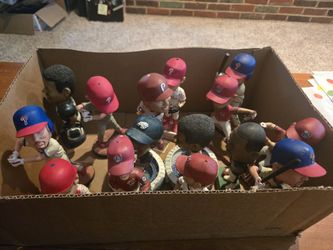 Multiple Loose Bobbleheads 