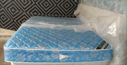 Queen Size Mattress (Colchón Queen Size)